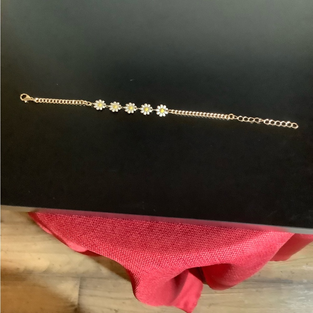 Gold-tone Daisy Chain Bracelet with White Enamel Flowers